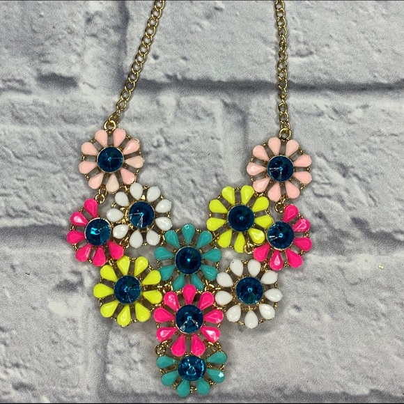 Multi Color Flower Necklace - Picture 2 of 2
